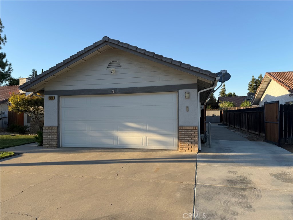 2023 Paul Ave, Clovis, CA 93611