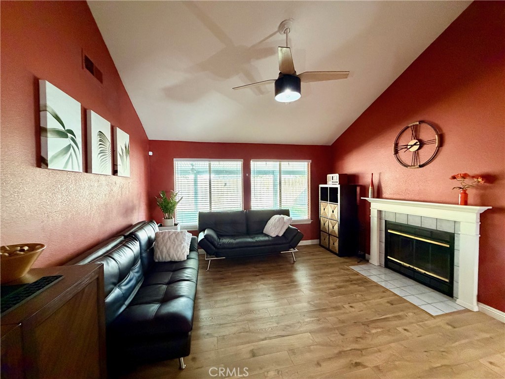 2023 Paul Ave, Clovis, CA 93611