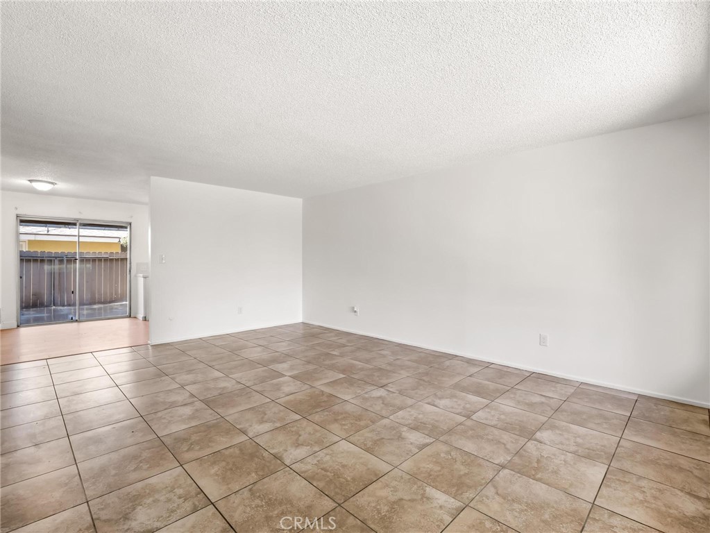 3725 N Fruit Ave #B, Fresno, CA 93705