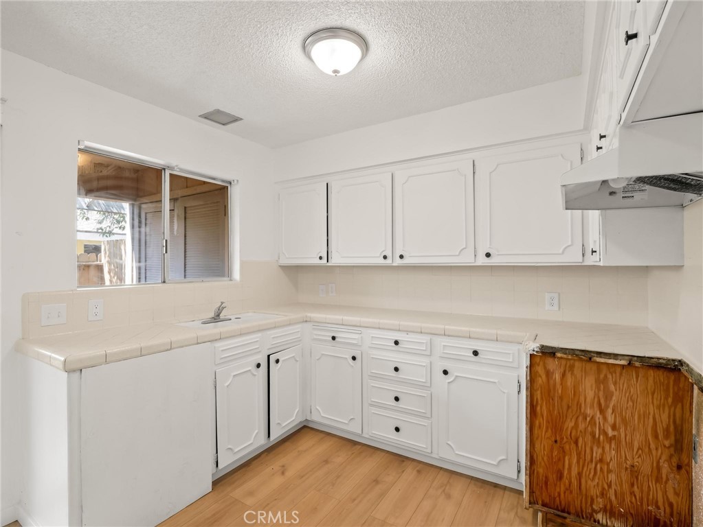 3725 N Fruit Ave #B, Fresno, CA 93705