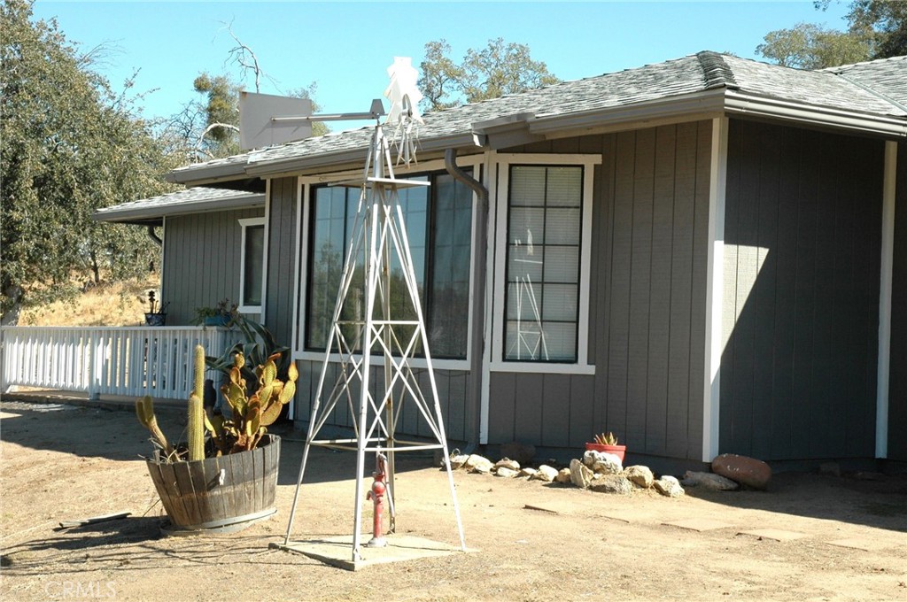 30717 Seminole Dr, Coarsegold, CA 93614