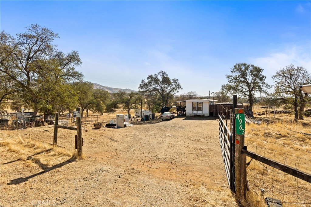4963 Valley Ln, Catheys Valley, CA 93506