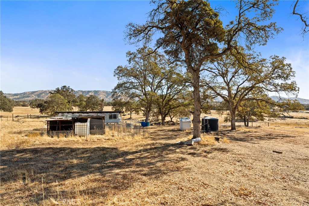 4963 Valley Ln, Catheys Valley, CA 93506