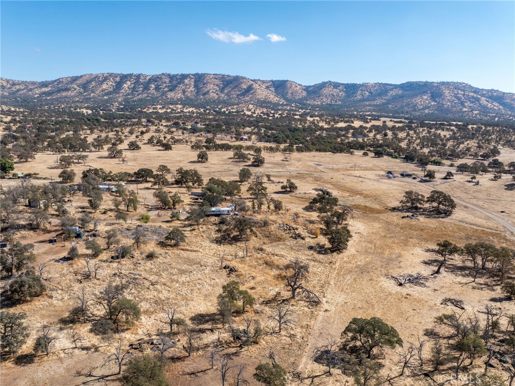 4963 Valley Ln, Catheys Valley, CA 93506