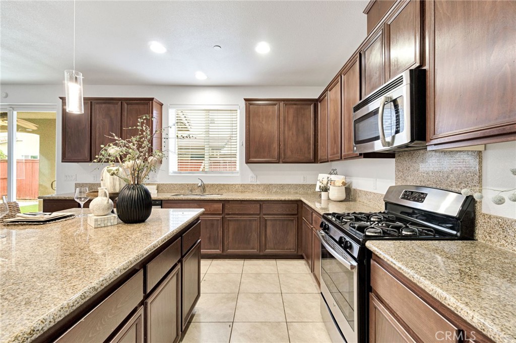 1776 WHITEASH, Clovis, CA 93619