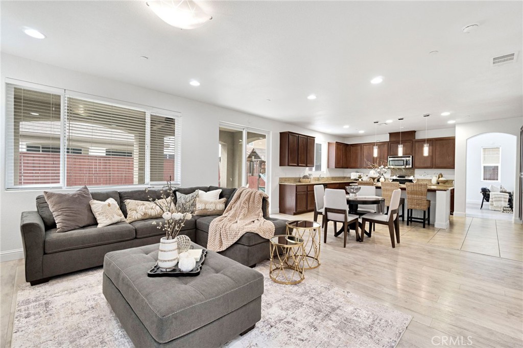 1776 WHITEASH, Clovis, CA 93619