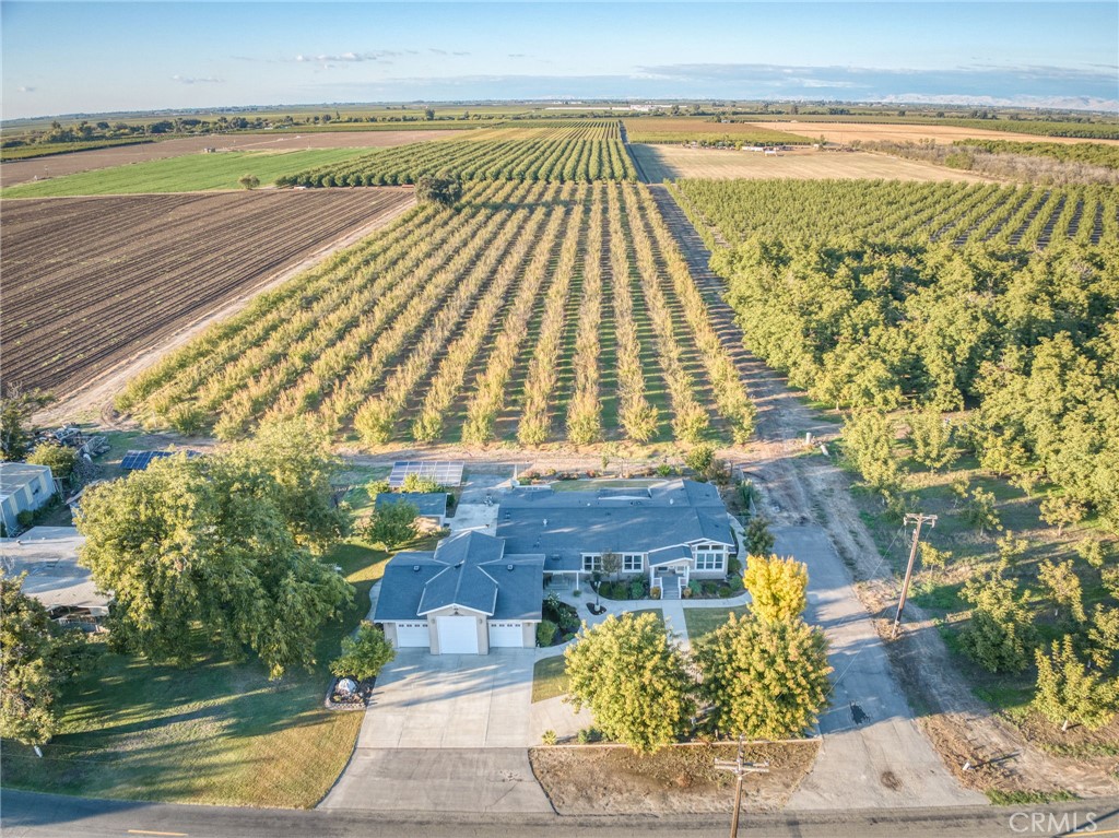 8646 Cairo, Laton, CA 93242