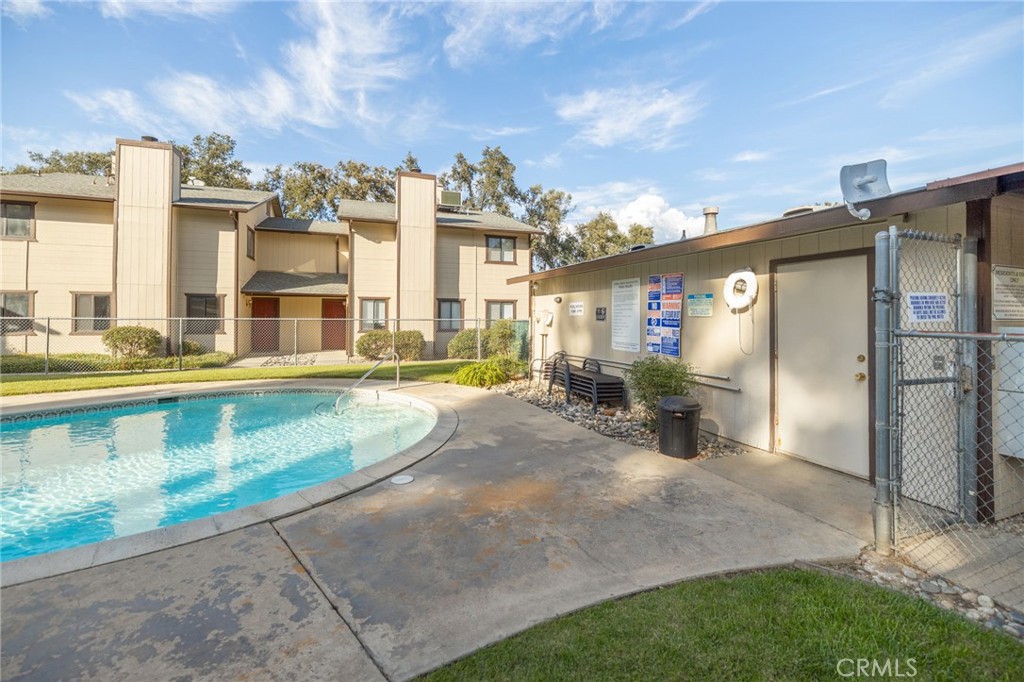 49400 River Park #17, Oakhurst, CA 93644