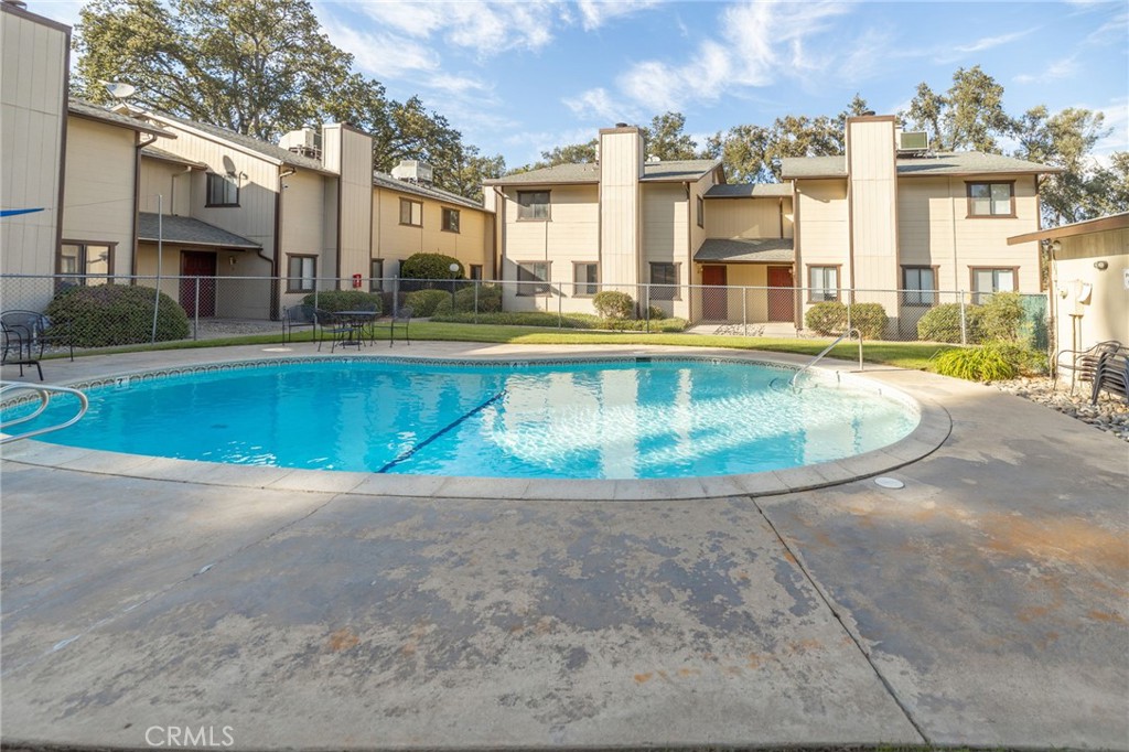 49400 River Park #17, Oakhurst, CA 93644