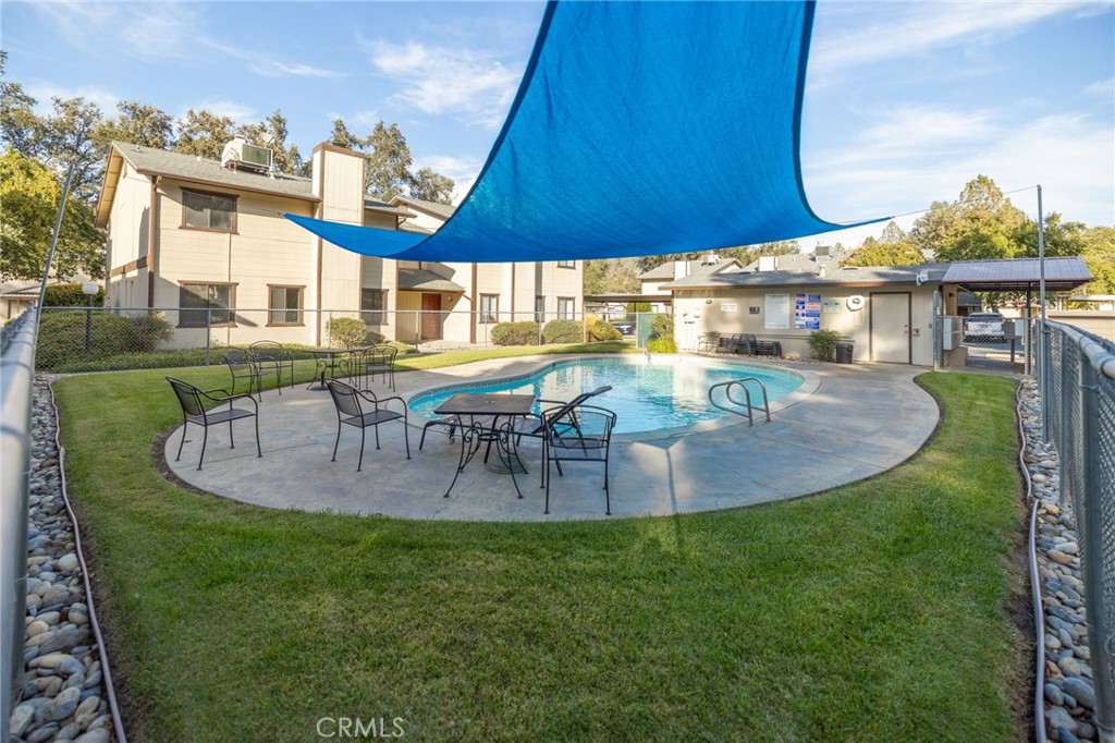 49400 River Park #17, Oakhurst, CA 93644