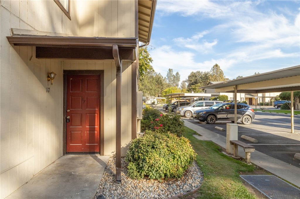 49400 River Park #17, Oakhurst, CA 93644