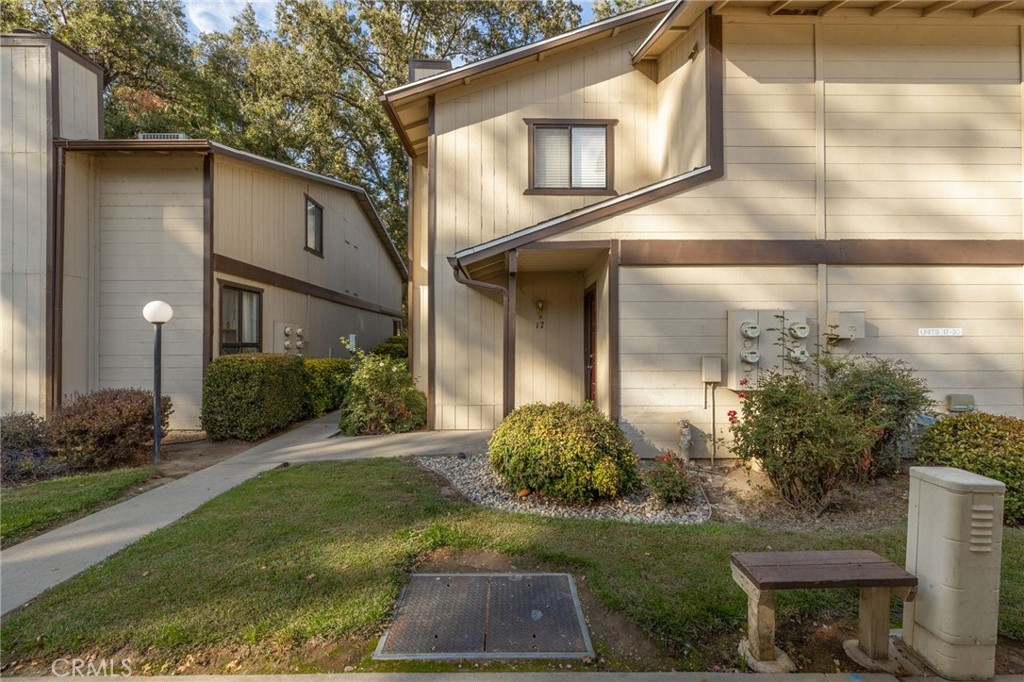 49400 River Park #17, Oakhurst, CA 93644