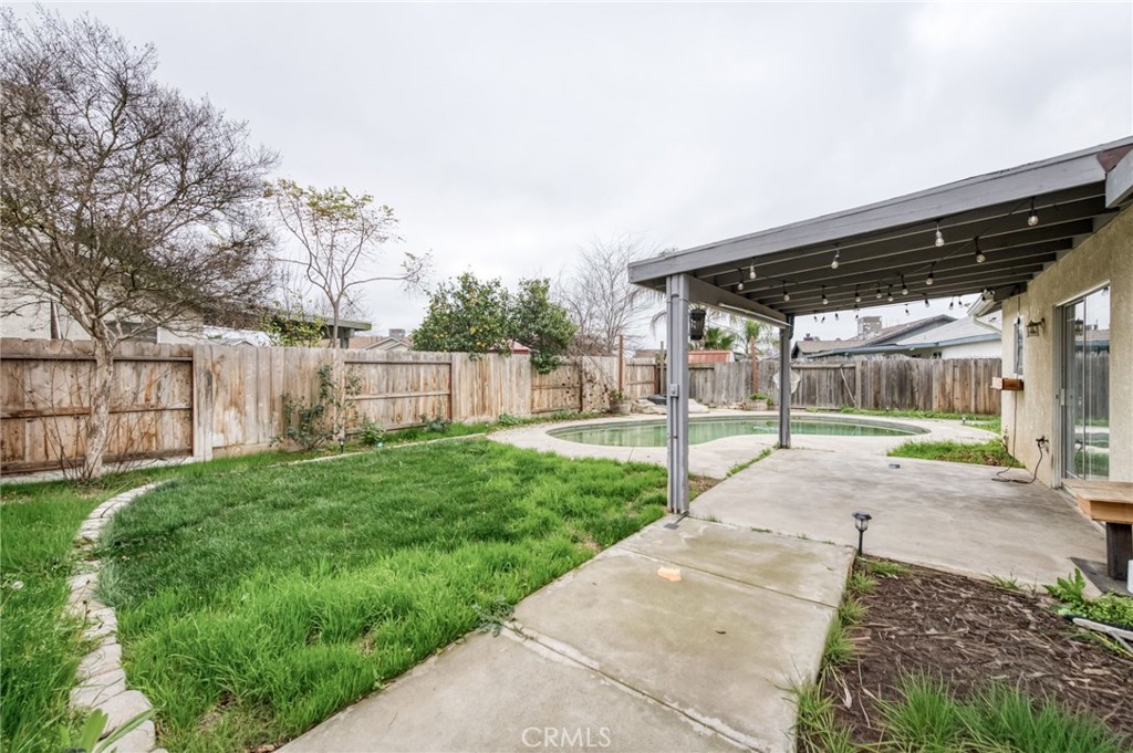 1133 Summer Field, Hanford, CA 93230