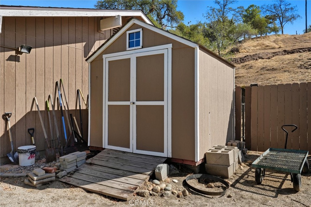 31185 Brave Eagle Ct, Coarsegold, CA 93614