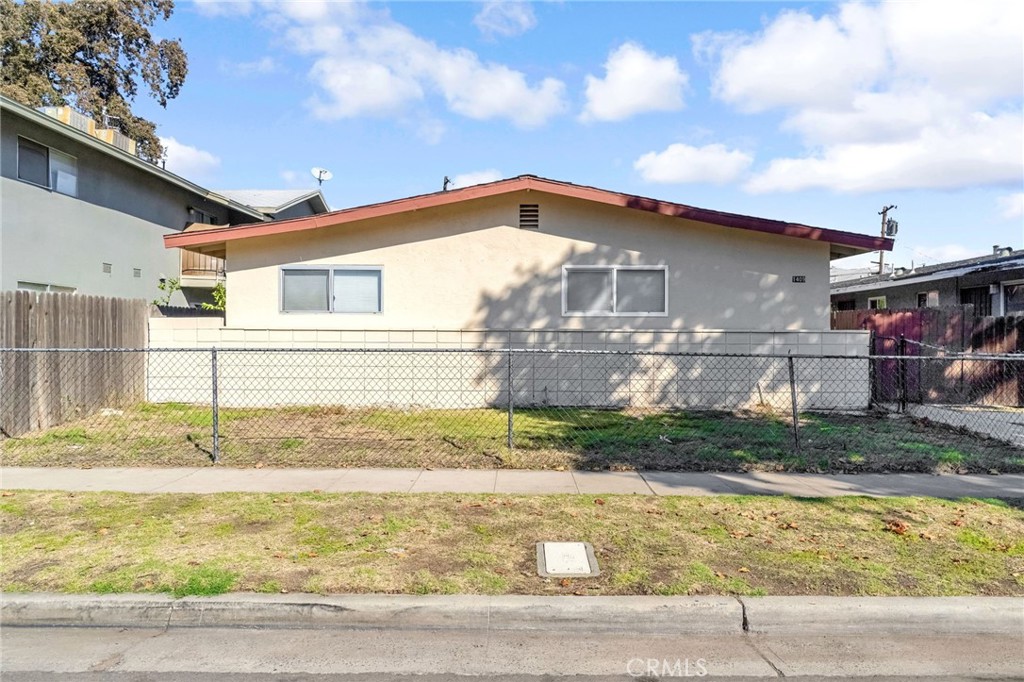 1409 E Cambridge, Fresno, CA 93704