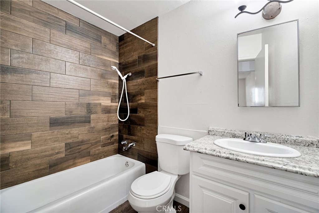 1409 E Cambridge, Fresno, CA 93704