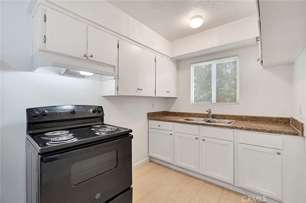 1409 E Cambridge, Fresno, CA 93704