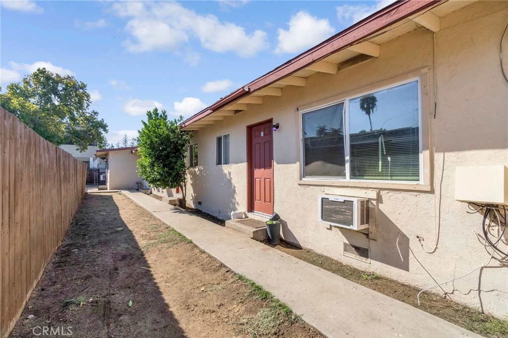 1409 E Cambridge, Fresno, CA 93704