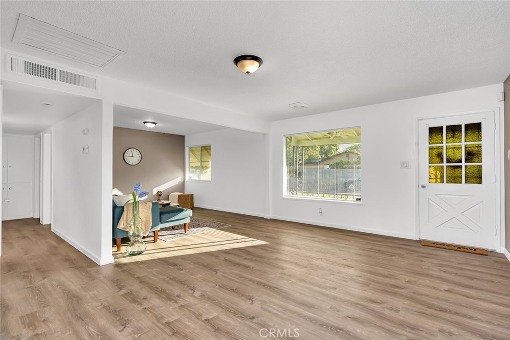 941 Granada, Los Banos, CA 93635