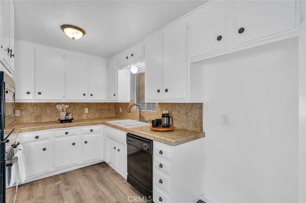 941 Granada, Los Banos, CA 93635