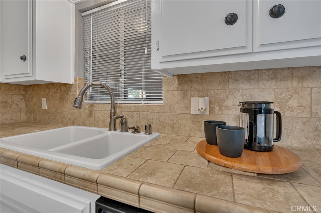 941 Granada, Los Banos, CA 93635