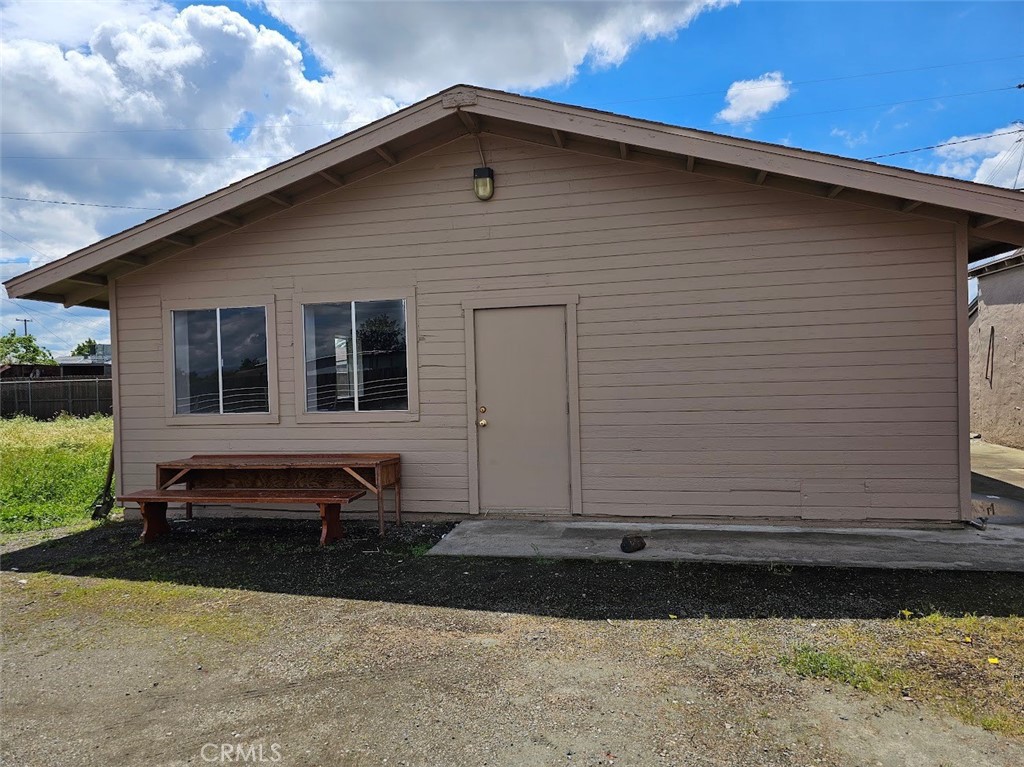 958 S Prospect St #A, Porterville, CA 93257