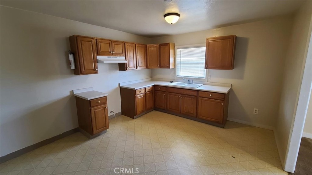 958 S Prospect St #A, Porterville, CA 93257