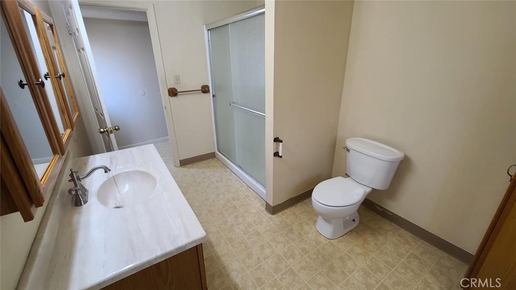 958 S Prospect St #A, Porterville, CA 93257