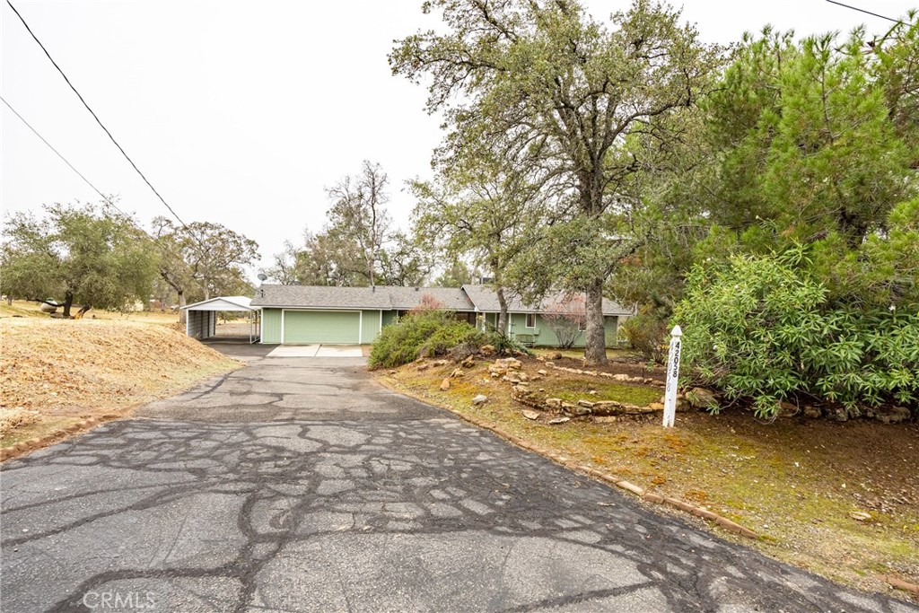 42058 Wild Stallion Ct, Coarsegold, CA 93614