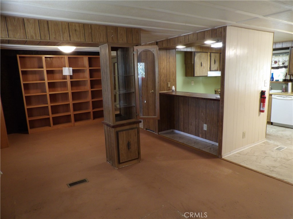 46918 Creekside Rd, Squaw Valley, CA 93675