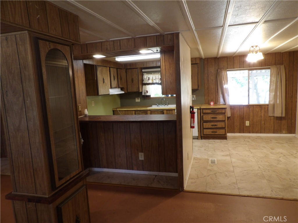 46918 Creekside Rd, Squaw Valley, CA 93675