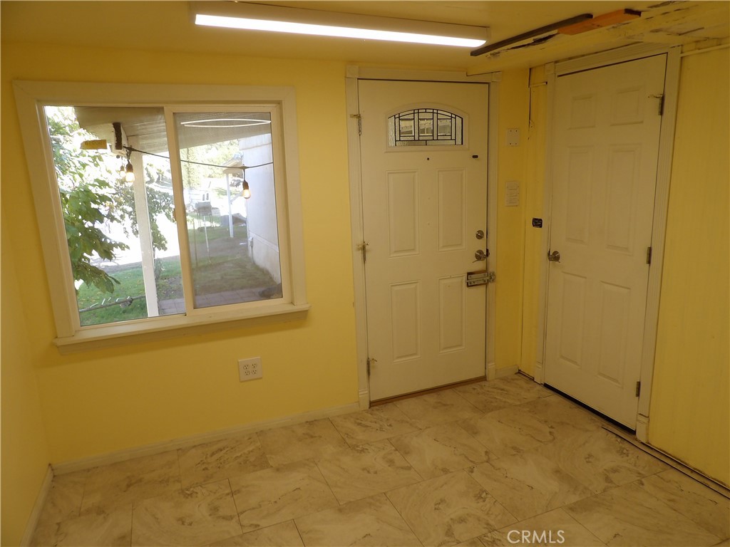 46918 Creekside Rd, Squaw Valley, CA 93675