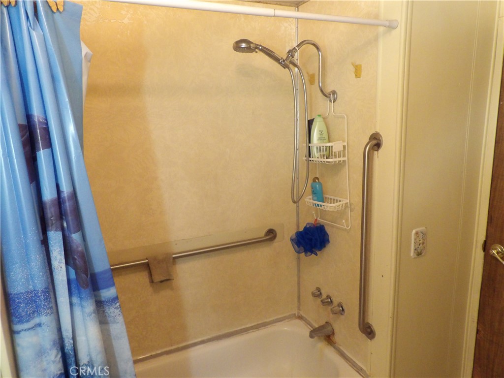 46918 Creekside Rd, Squaw Valley, CA 93675