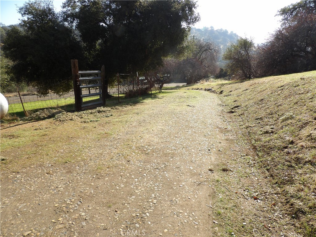 46918 Creekside Rd, Squaw Valley, CA 93675