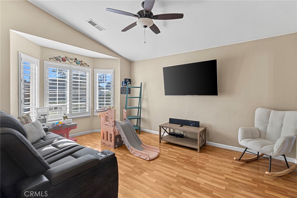 70 Makenna, Madera, CA 93637