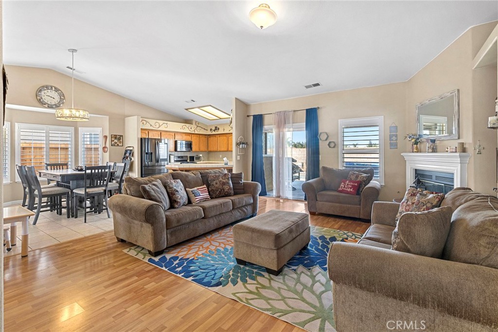 70 Makenna, Madera, CA 93637