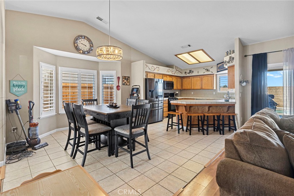 70 Makenna, Madera, CA 93637