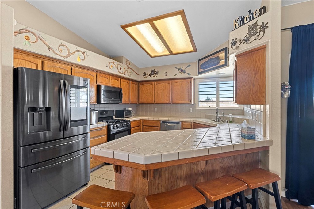 70 Makenna, Madera, CA 93637