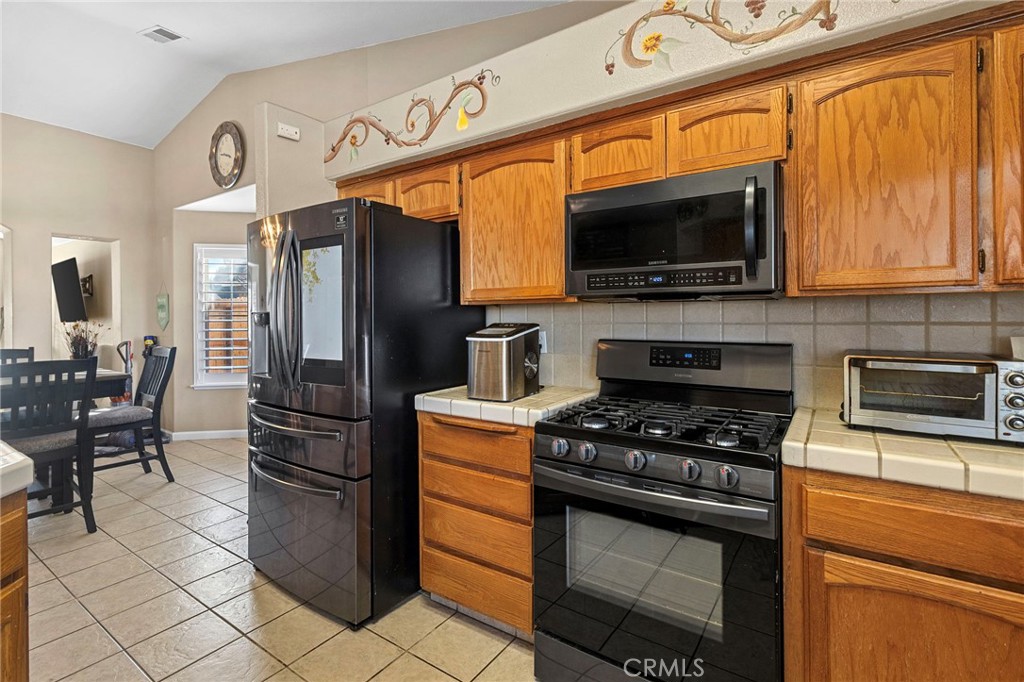 70 Makenna, Madera, CA 93637