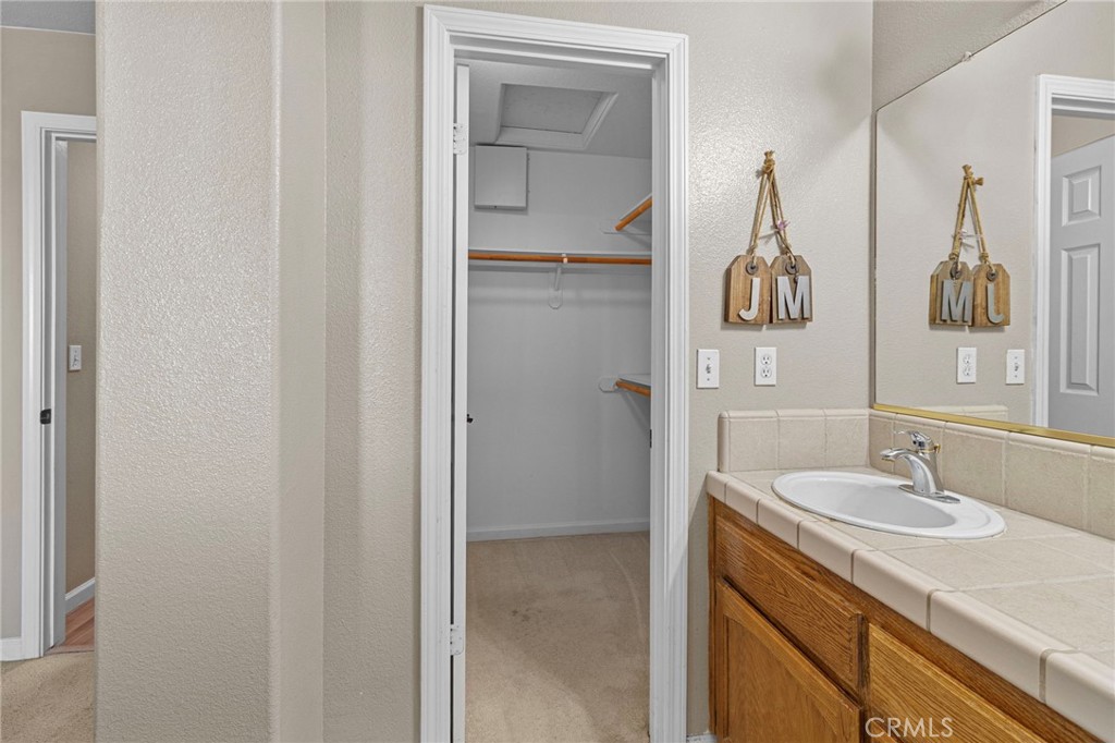 70 Makenna, Madera, CA 93637