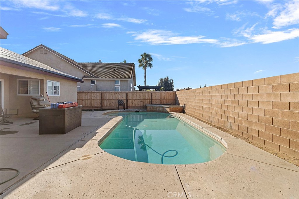 70 Makenna, Madera, CA 93637