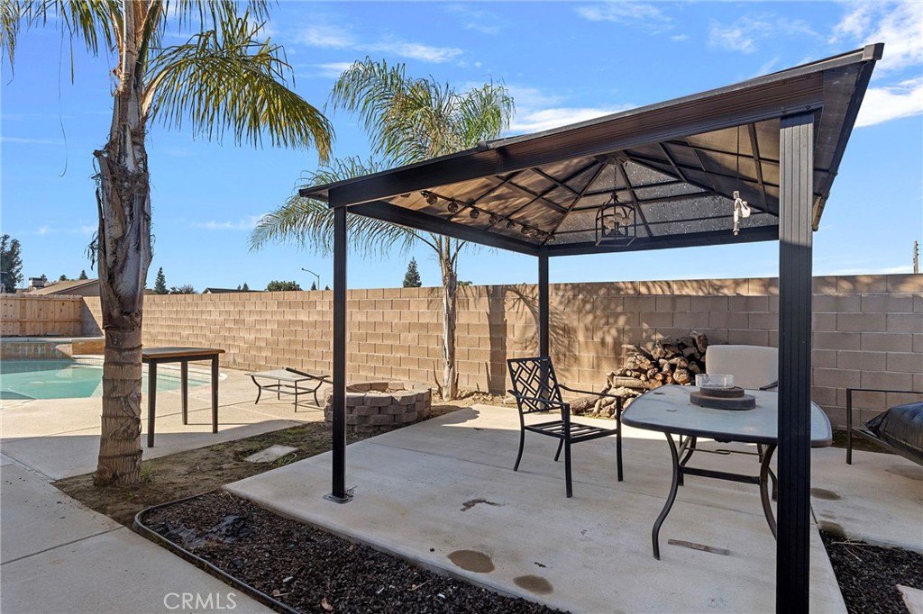 70 Makenna, Madera, CA 93637