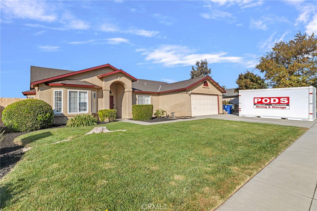 70 Makenna, Madera, CA 93637