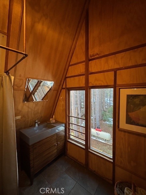 10 AC Beasore Rd, Bass Lake, CA 93604