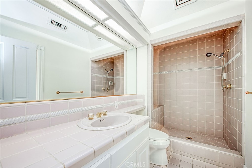 2020 W Alluvial, Fresno, CA 93711