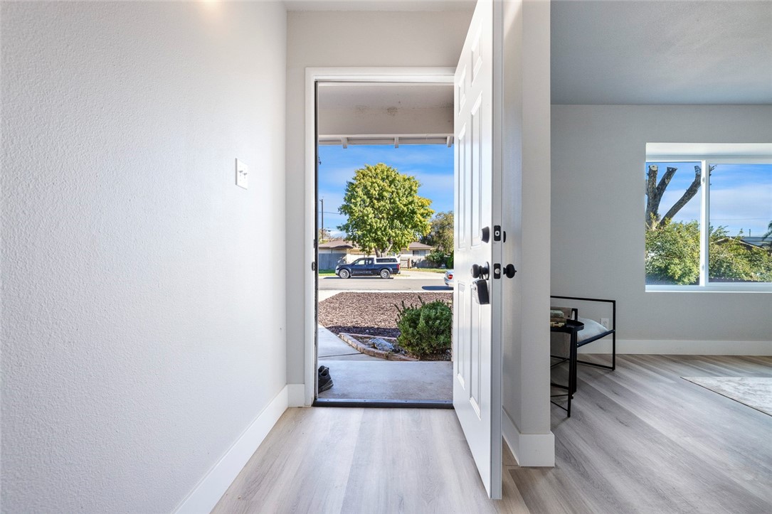 433 N Santa Venetia St, Los Banos, CA 93635