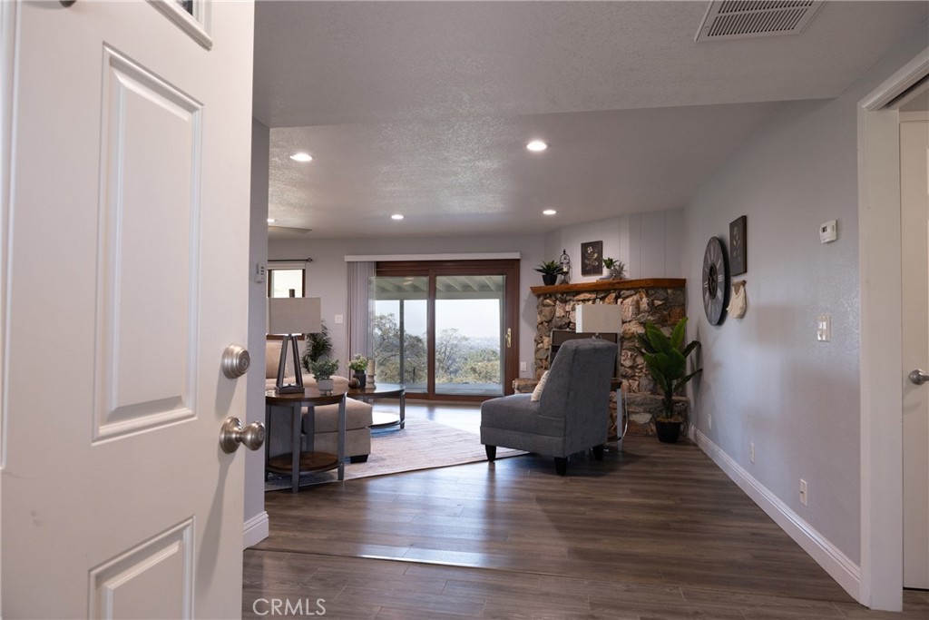 41443 Roaring River Ct, Coarsegold, CA 93614