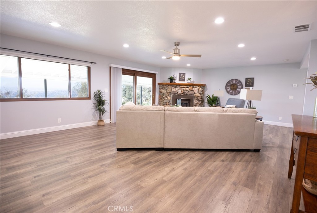 41443 Roaring River Ct, Coarsegold, CA 93614