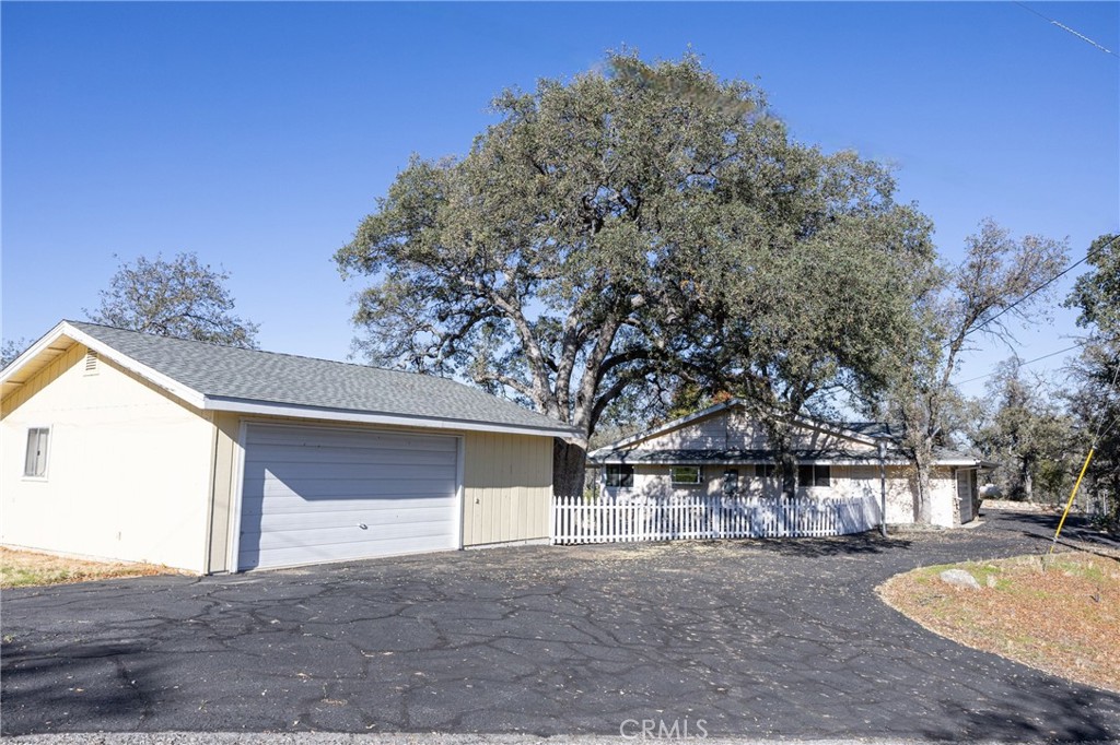 41443 Roaring River Ct, Coarsegold, CA 93614