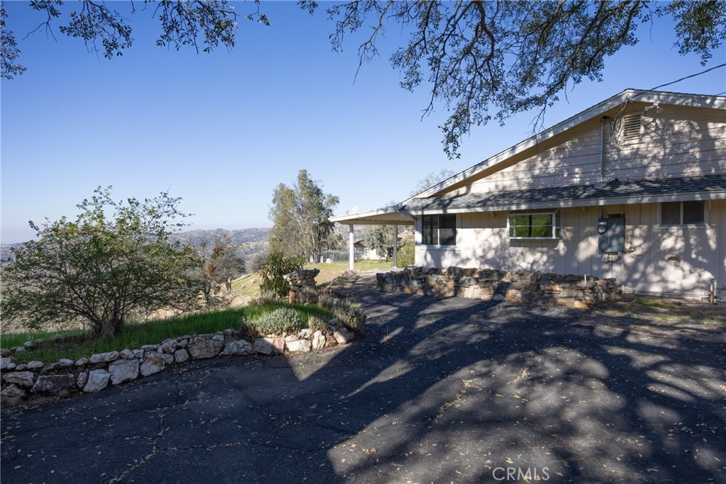 41443 Roaring River Ct, Coarsegold, CA 93614